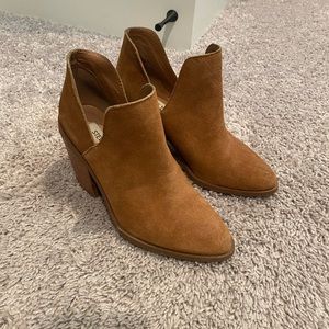 Steve Madden bootie